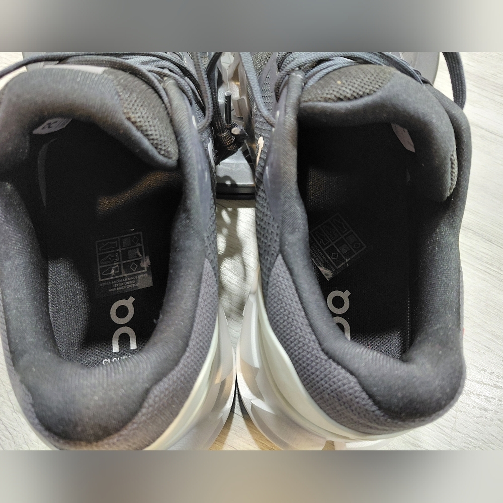 NEW On Running Womens Cloud Flyer 4 Black White & Gray Running Shoes SIZE 7 - Picture 10 of 11